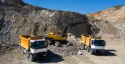 NEMLİ, MANYEZİT YÜKÜNÜN ALTINDAN RENAULT TRUCKS K SERİSİ KAMYONLAR İLE KALKACAK  