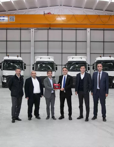 Renault-Trucks_Ziver-I-ns--aat_Teslimat_Görsel-1